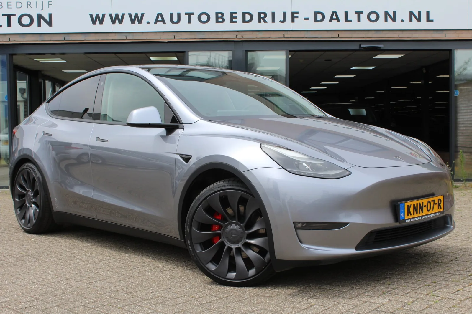 Tesla Model Y (2023) — foto 1