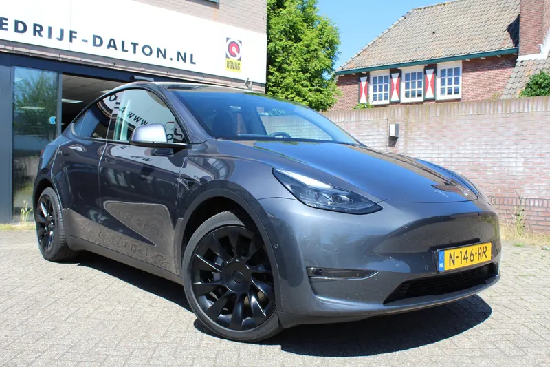 Tesla Model Y (2021)
