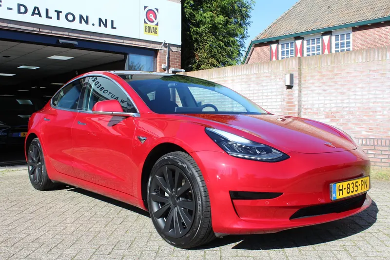 Tesla Model 3 (2020)