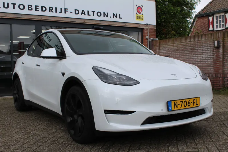 Tesla Model Y (2021)