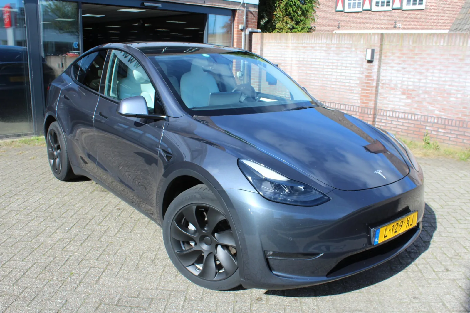 Tesla Model Y (2021) — foto 1