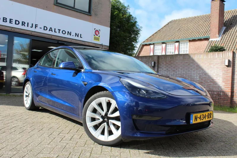 Tesla Model 3 (2021)