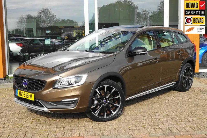 Volvo V60 Cross Country (2017)