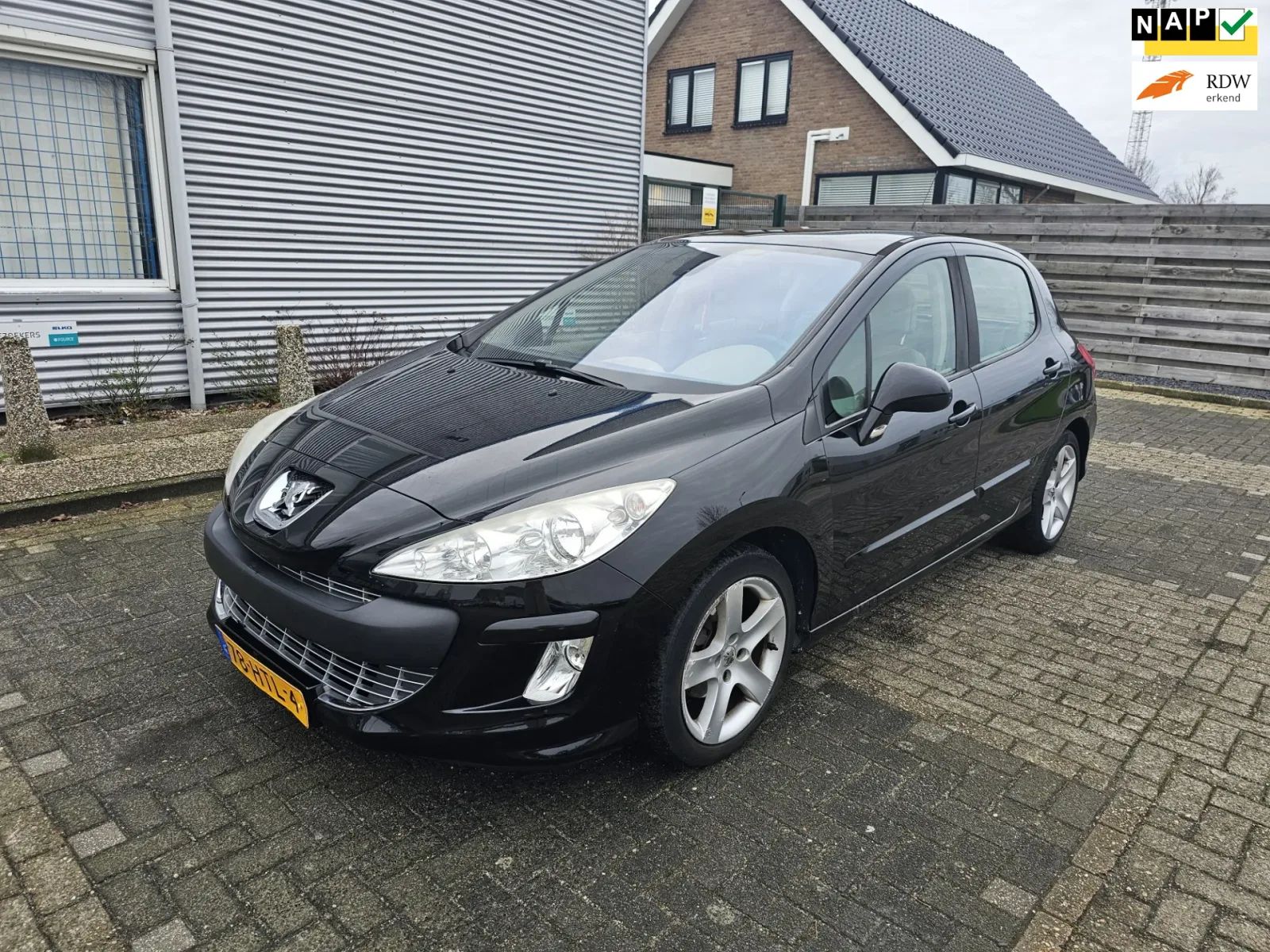 Peugeot 308 (2009) — foto 1