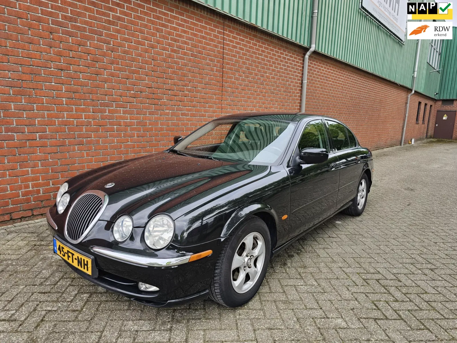 Jaguar S-Type (2000) — foto 1