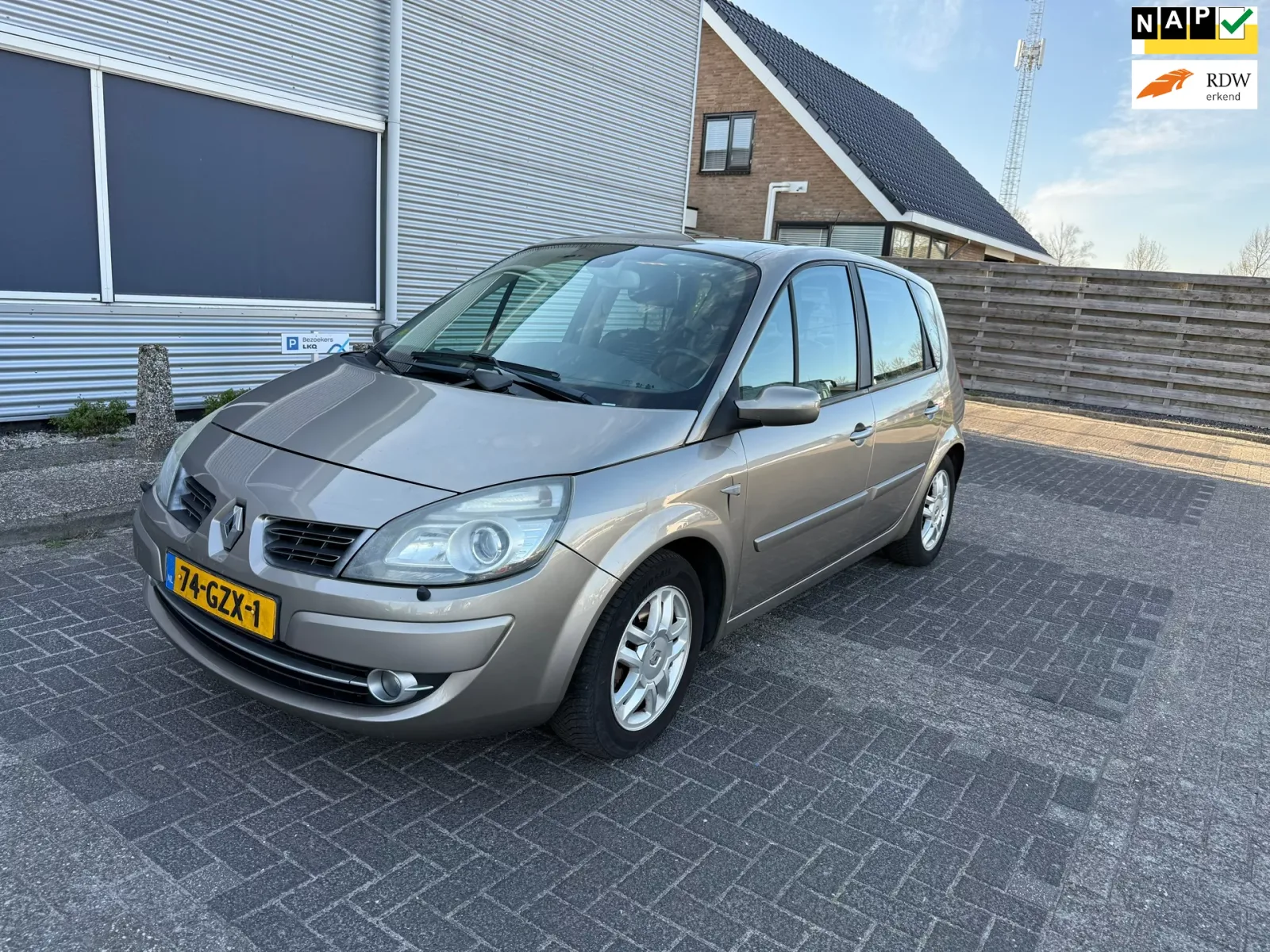 Renault Scénic (2008) — foto 1