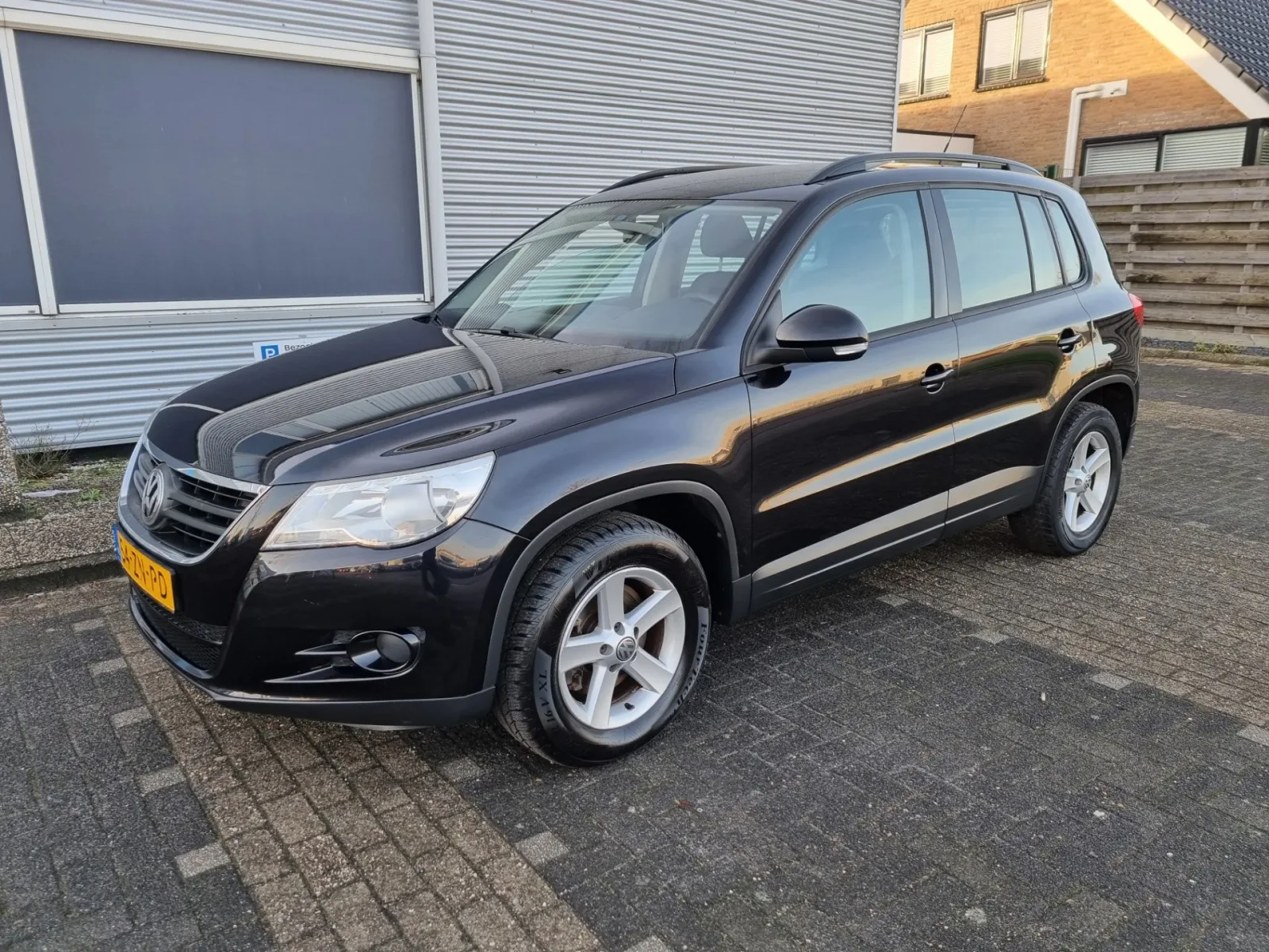 Volkswagen Tiguan (2008) — foto 1