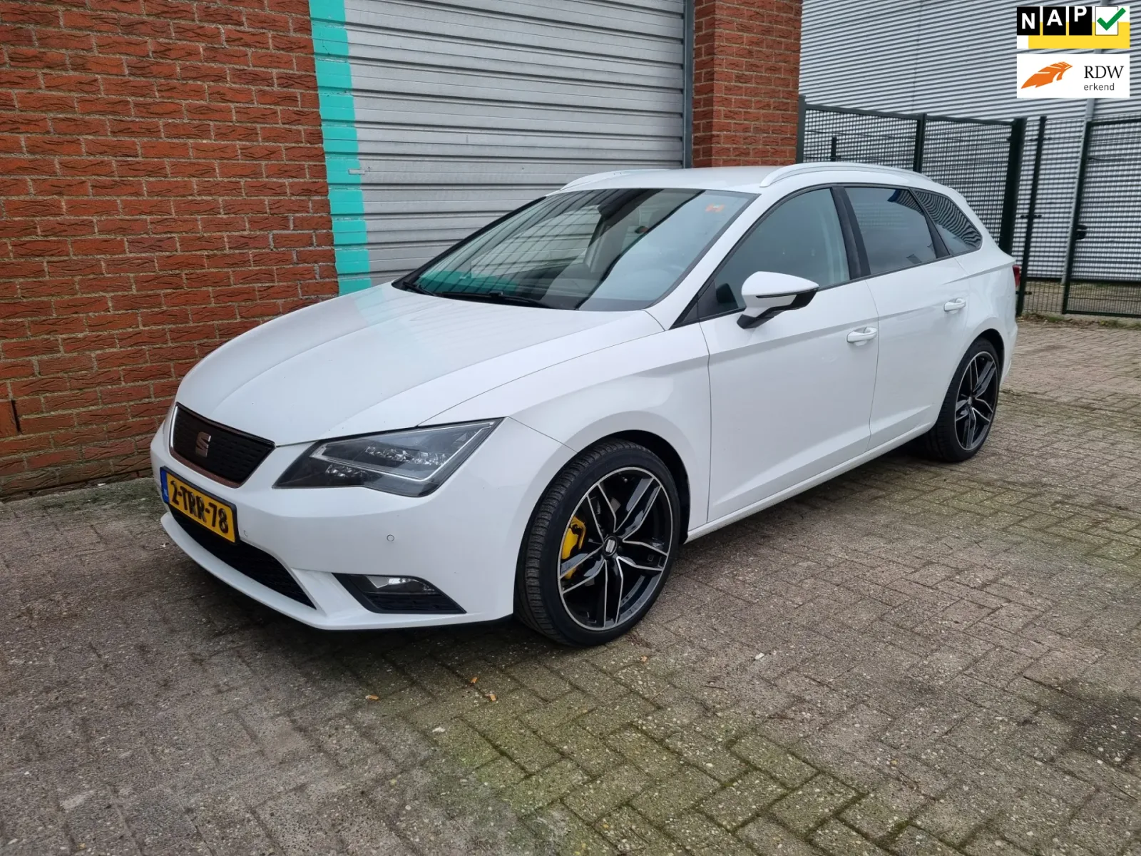 SEAT Leon (2014) — foto 1