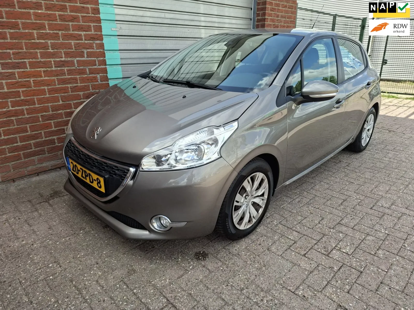 Peugeot 208 (2013) — foto 1