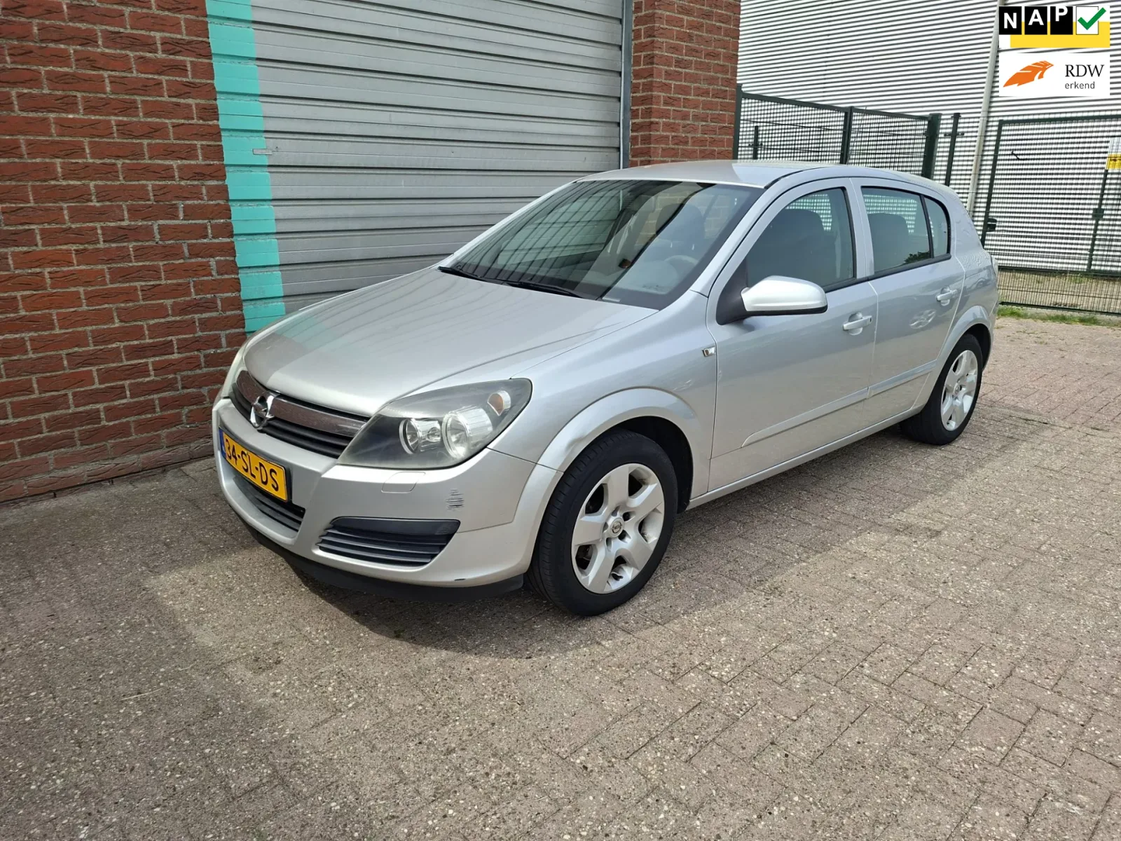 Opel Astra (2006) — foto 1