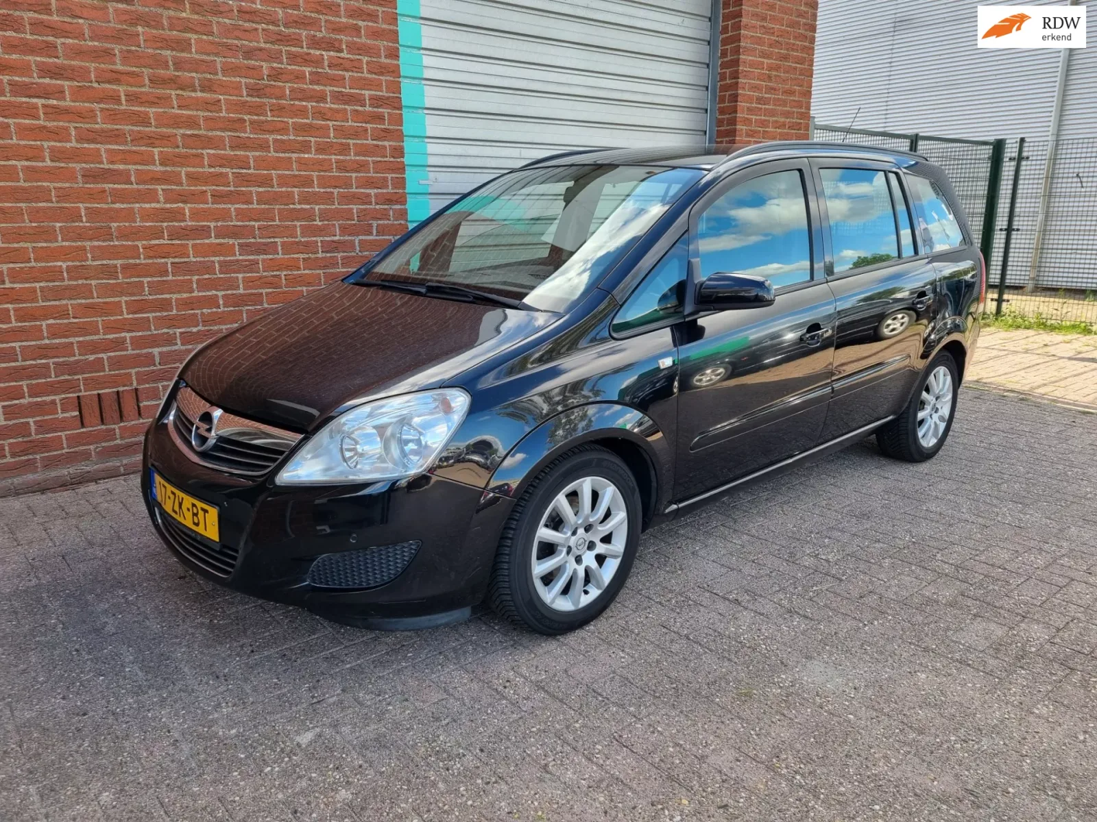 Opel Zafira (2008) — foto 1