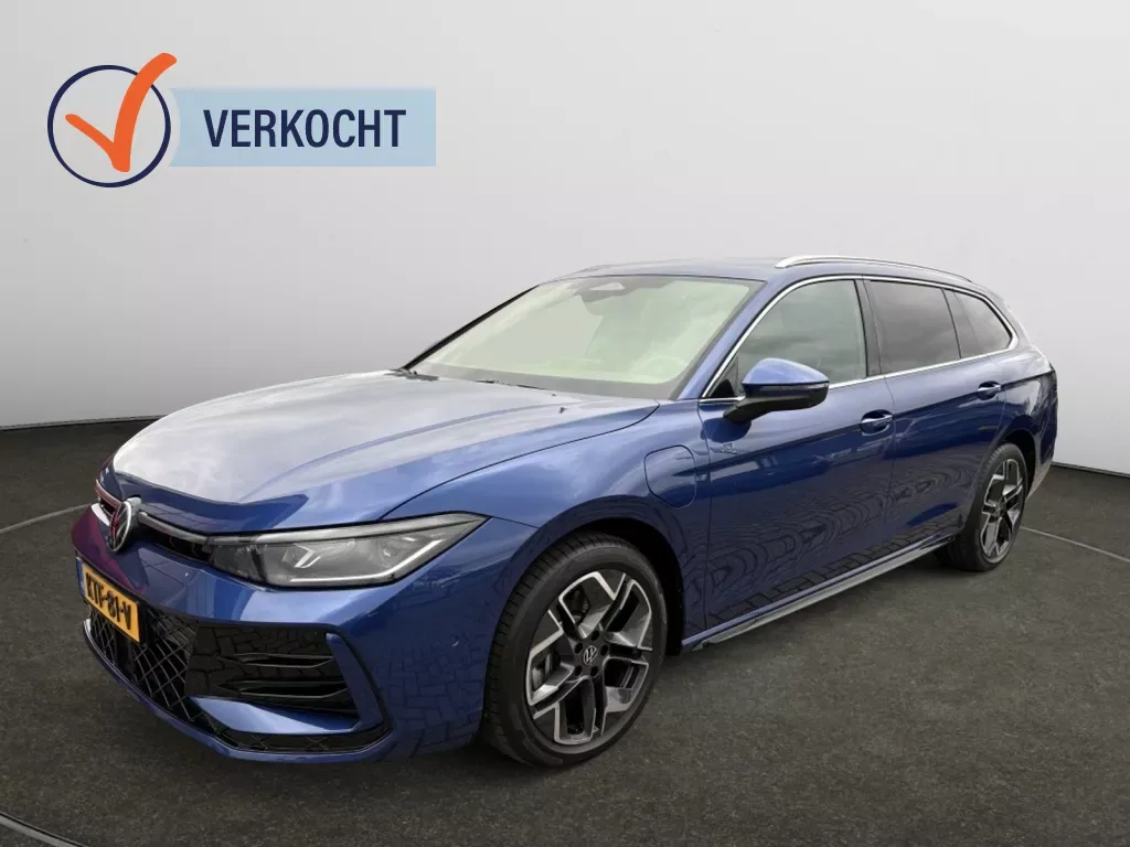 Volkswagen Passat (2025) — foto 1