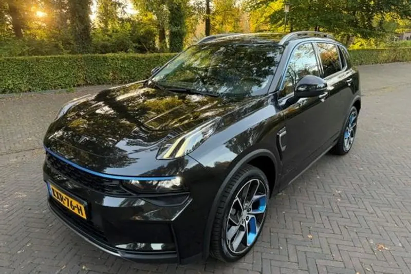 Lynk & Co 01 (2023)