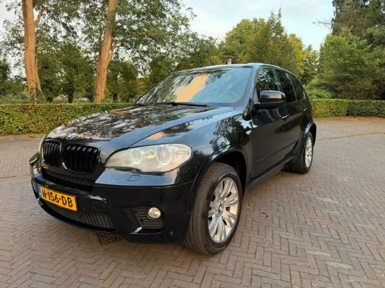 BMW X5 (2012) — foto 1