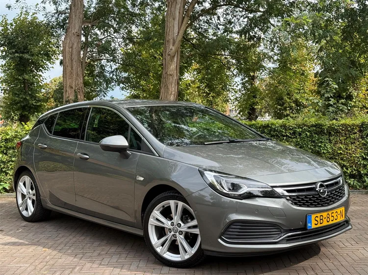 Opel Astra (2018) — foto 1