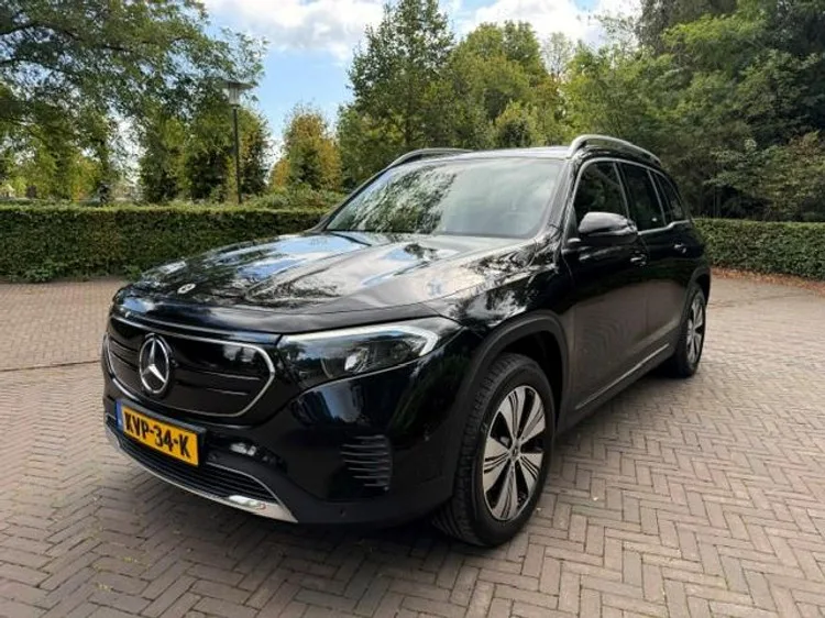 Mercedes-Benz EQB (2023) — foto 1