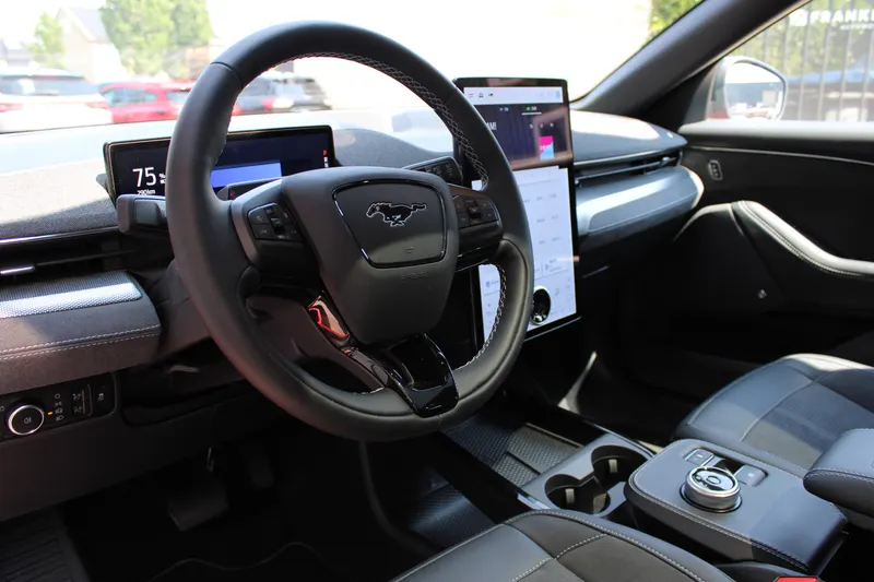 Ford Mustang Mach-E (2025)