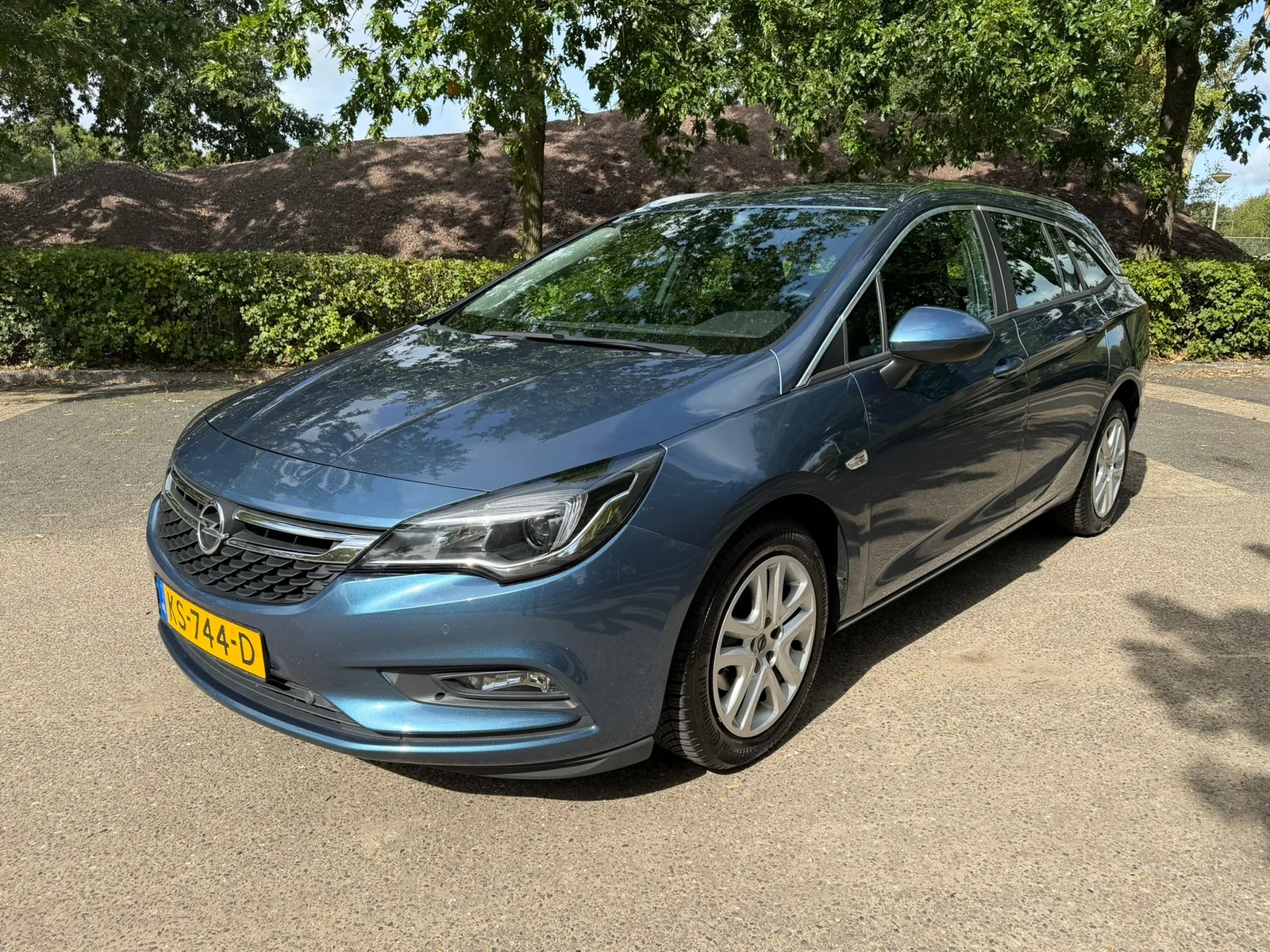 Opel Astra (2016) — foto 1