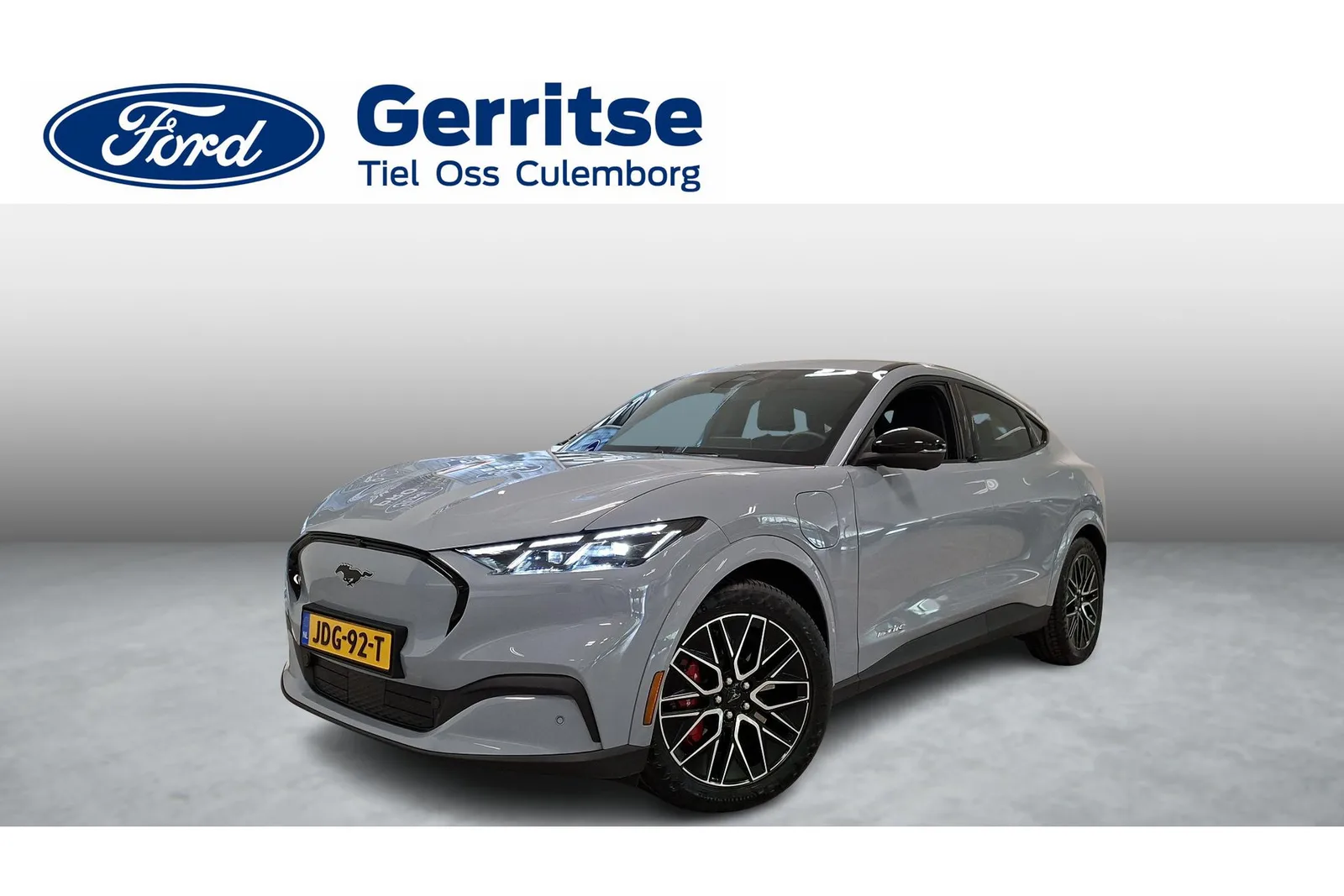 Ford Mustang Mach-E (2025) — foto 1