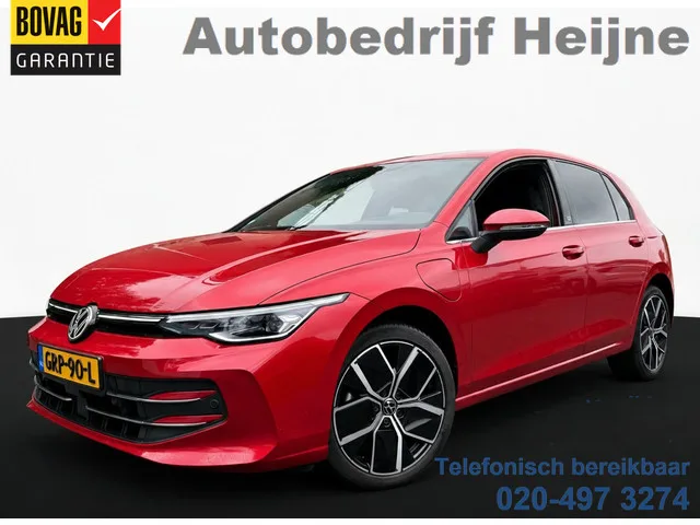 Volkswagen Golf (2024) — foto 1