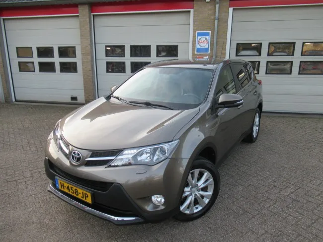 Toyota RAV4 (2014) — foto 1
