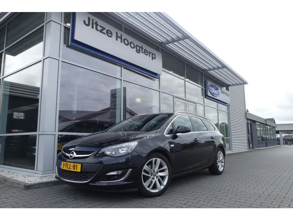 Opel Astra (2014) — foto 1
