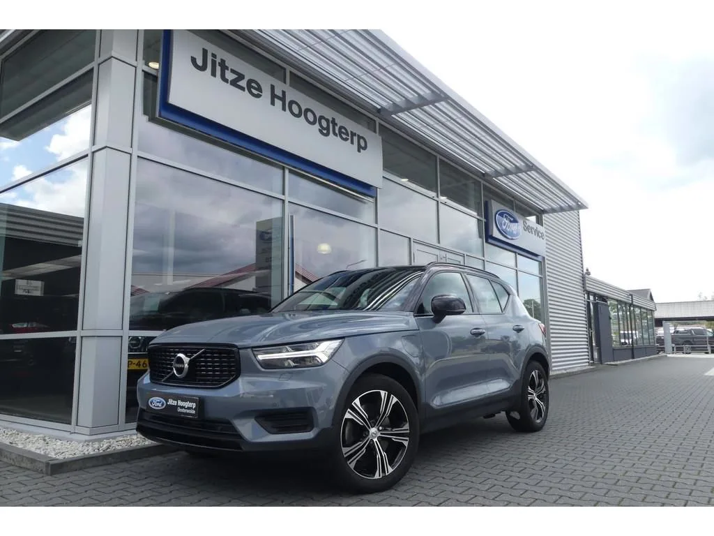 Volvo XC40 (2021) — foto 1
