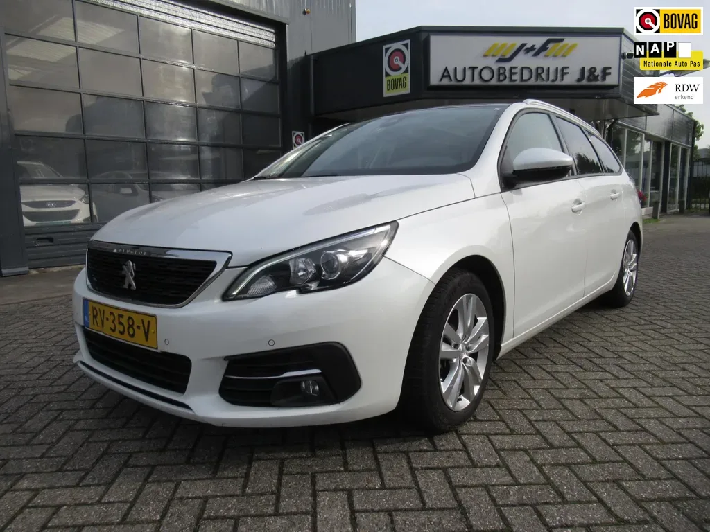 Peugeot 308 (2018) — foto 1