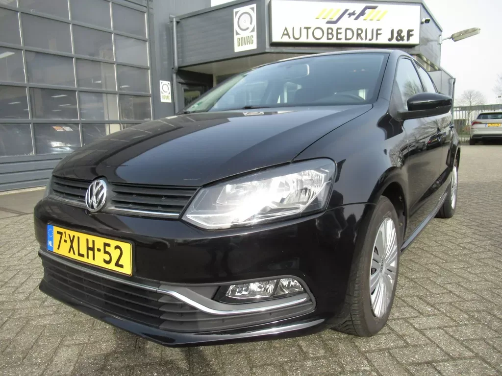 Volkswagen Polo (2014) — foto 1