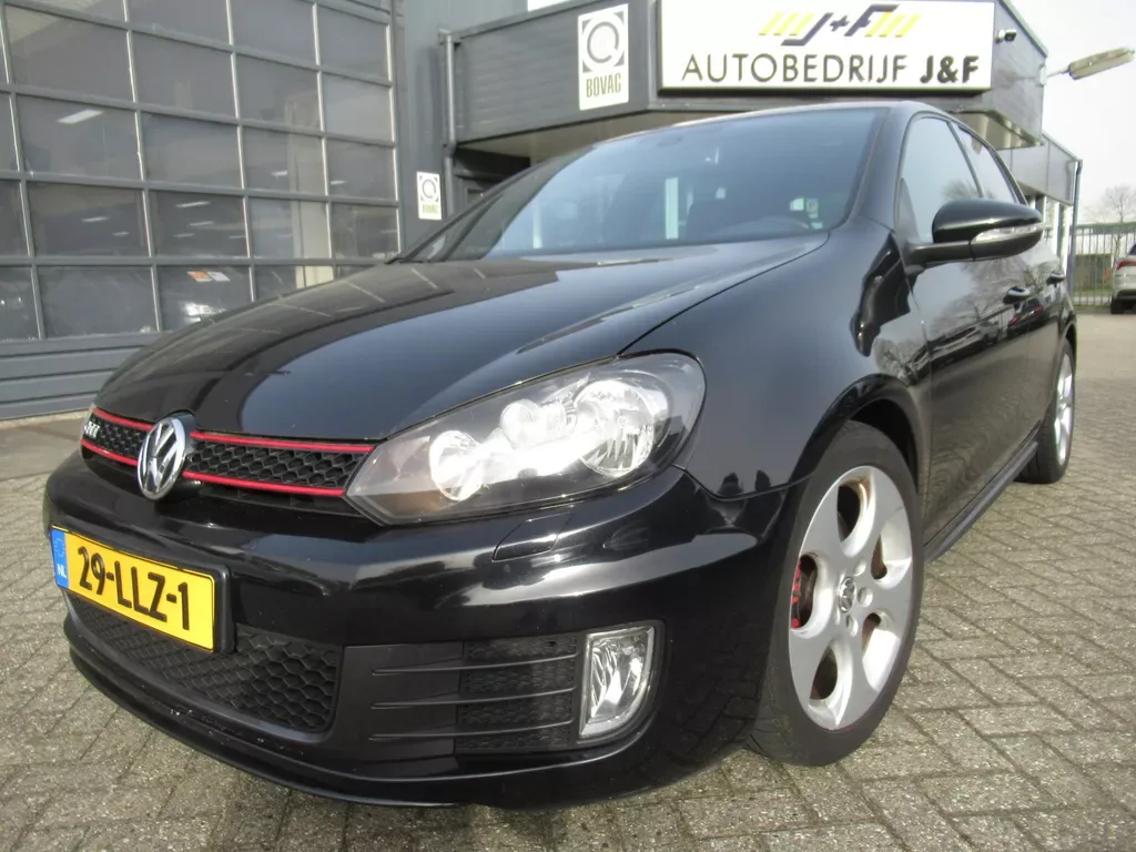 Volkswagen Golf (2010) — foto 1