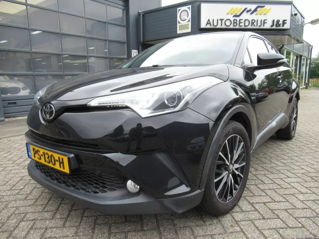 Toyota C-HR (2017) — foto 1