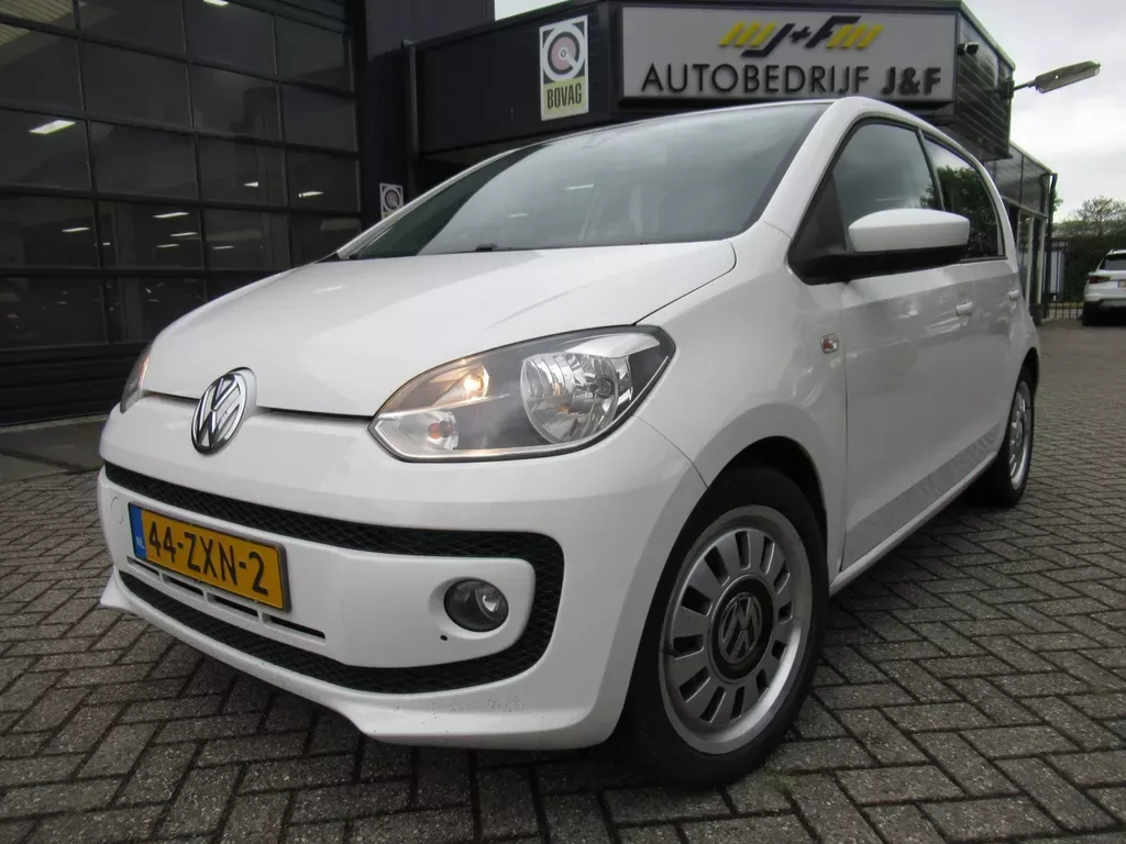 Volkswagen Up! (2013) — foto 1