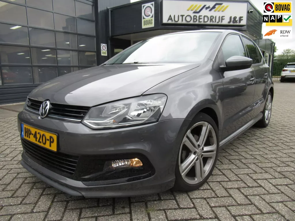 Volkswagen Polo (2015) — foto 1