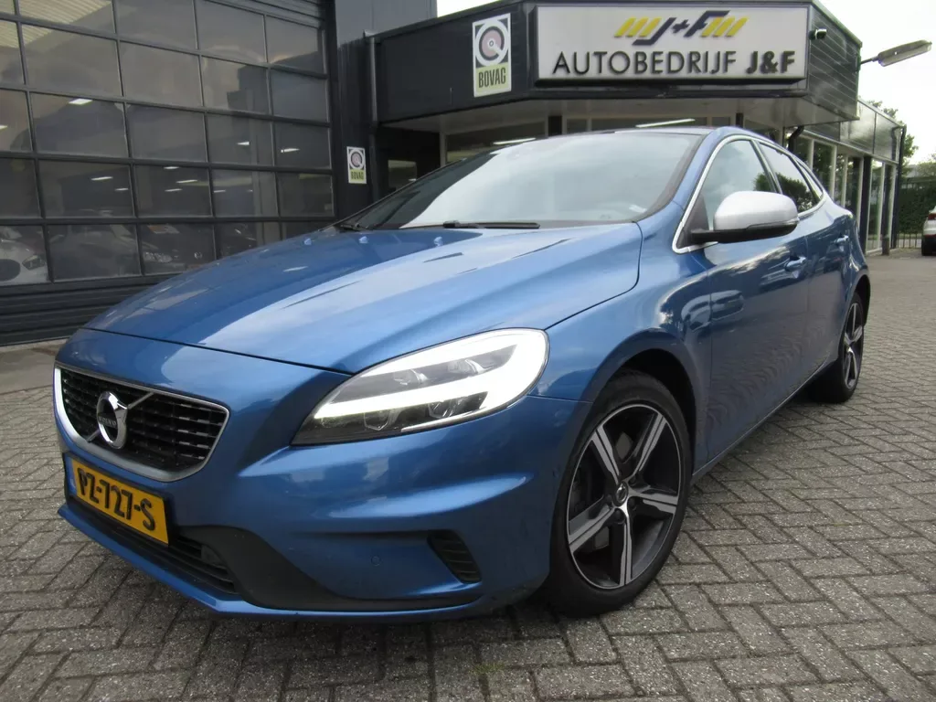 Volvo V40 (2017) — foto 1