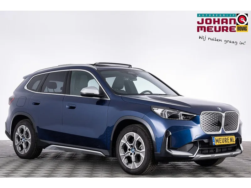 BMW iX1 (2024) — foto 1