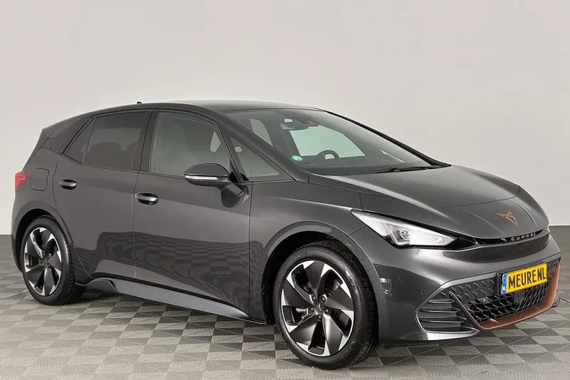 CUPRA Born (2023)