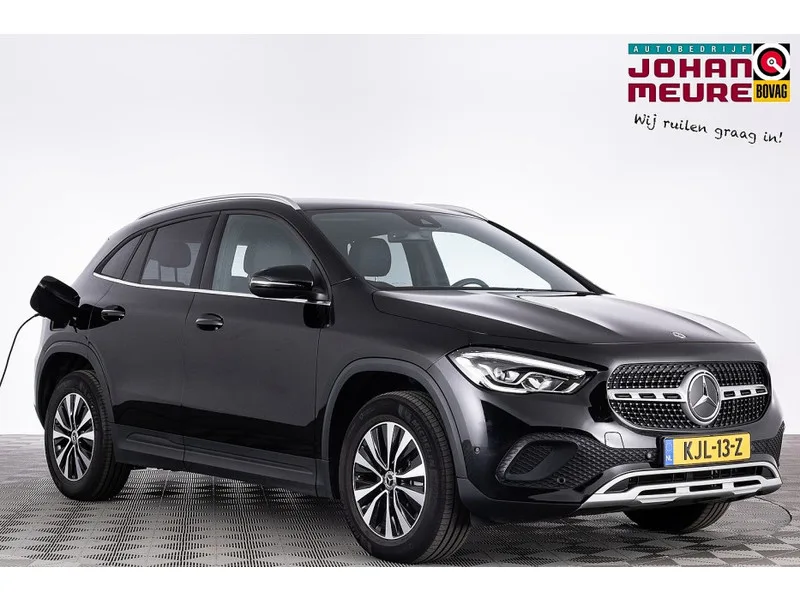 Mercedes-Benz GLA (2022) — foto 1