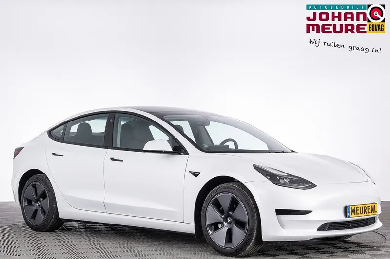 Tesla Model 3 (2023)