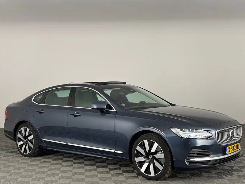 Volvo S90 (2023) — foto 1