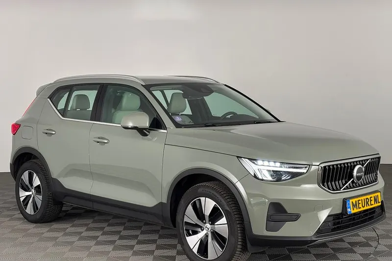 Volvo XC40 (2023)
