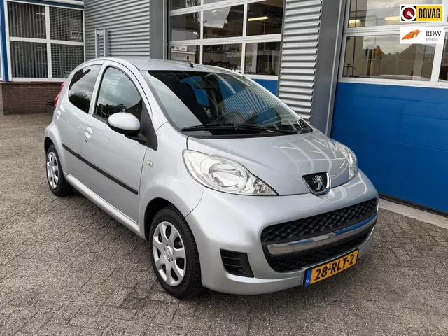 Peugeot 107 (2011) — foto 1