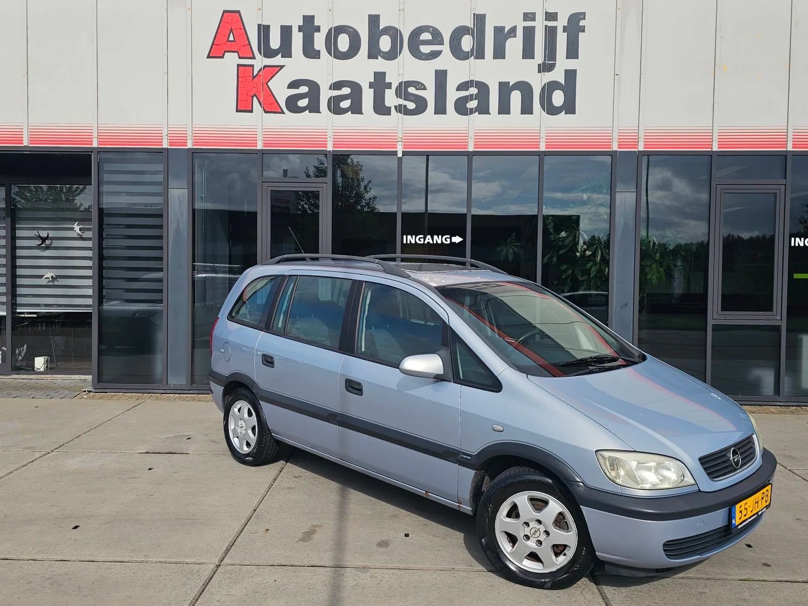 Opel Zafira (2002) — foto 1