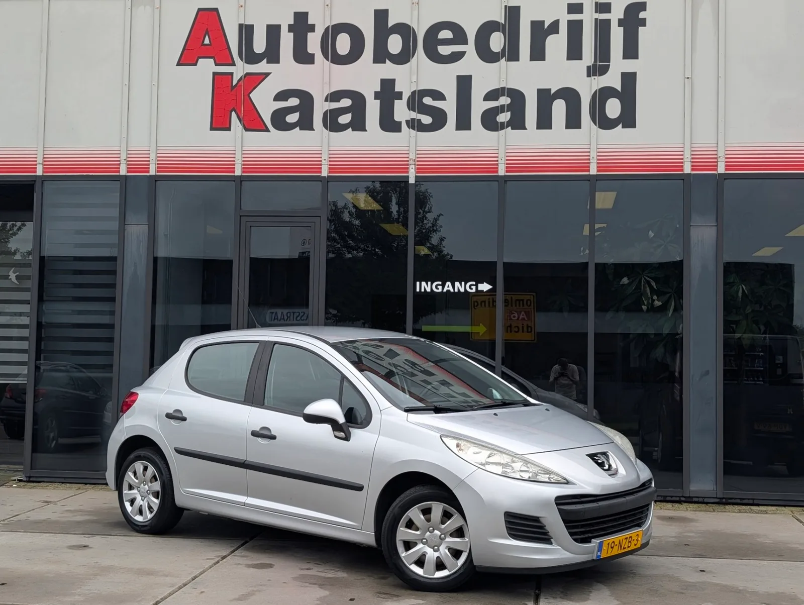 Peugeot 207 (2011) — foto 1