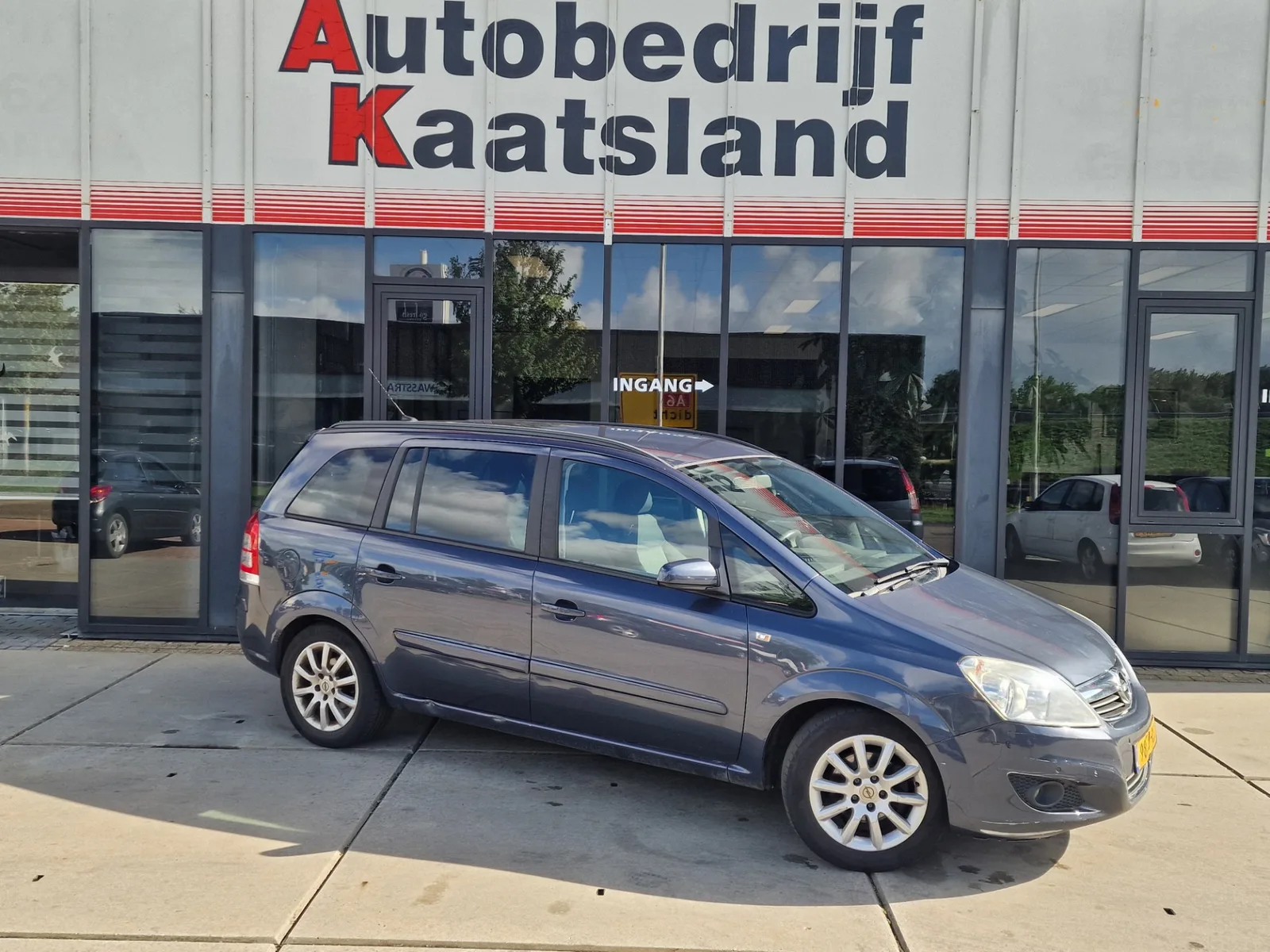 Opel Zafira (2008) — foto 1