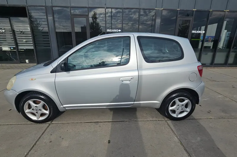 Toyota Yaris (2002)