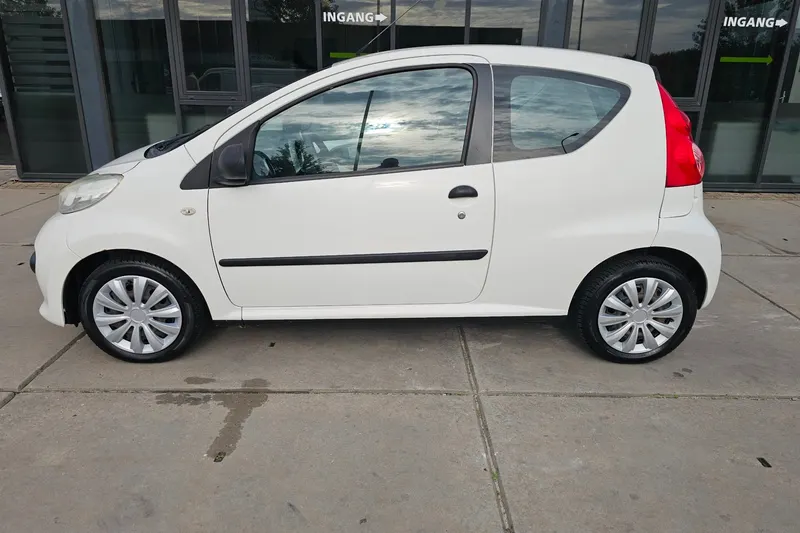 Peugeot 107 (2007)