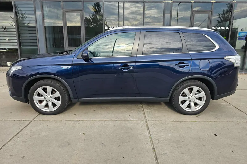 Mitsubishi Outlander (2015)
