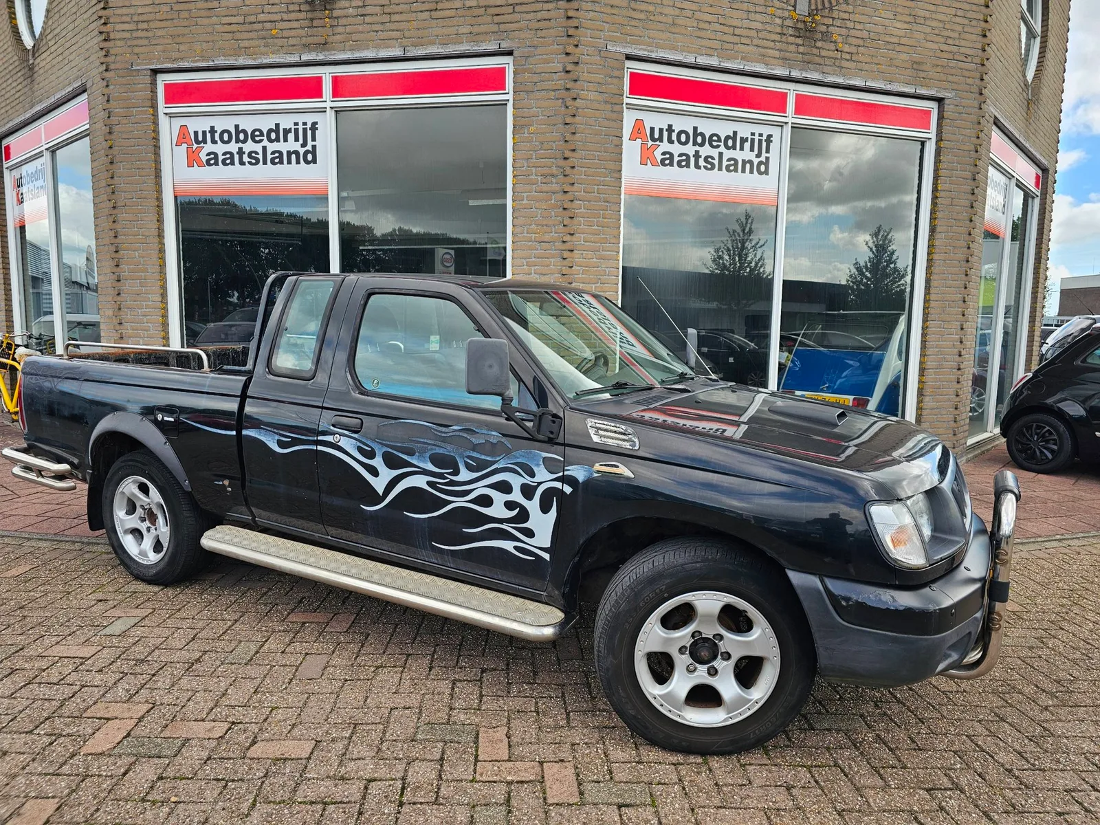 Nissan Pick-up (1999) — foto 1