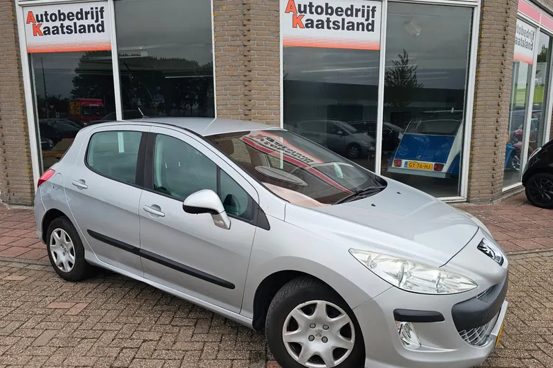 Peugeot 308 (2008)