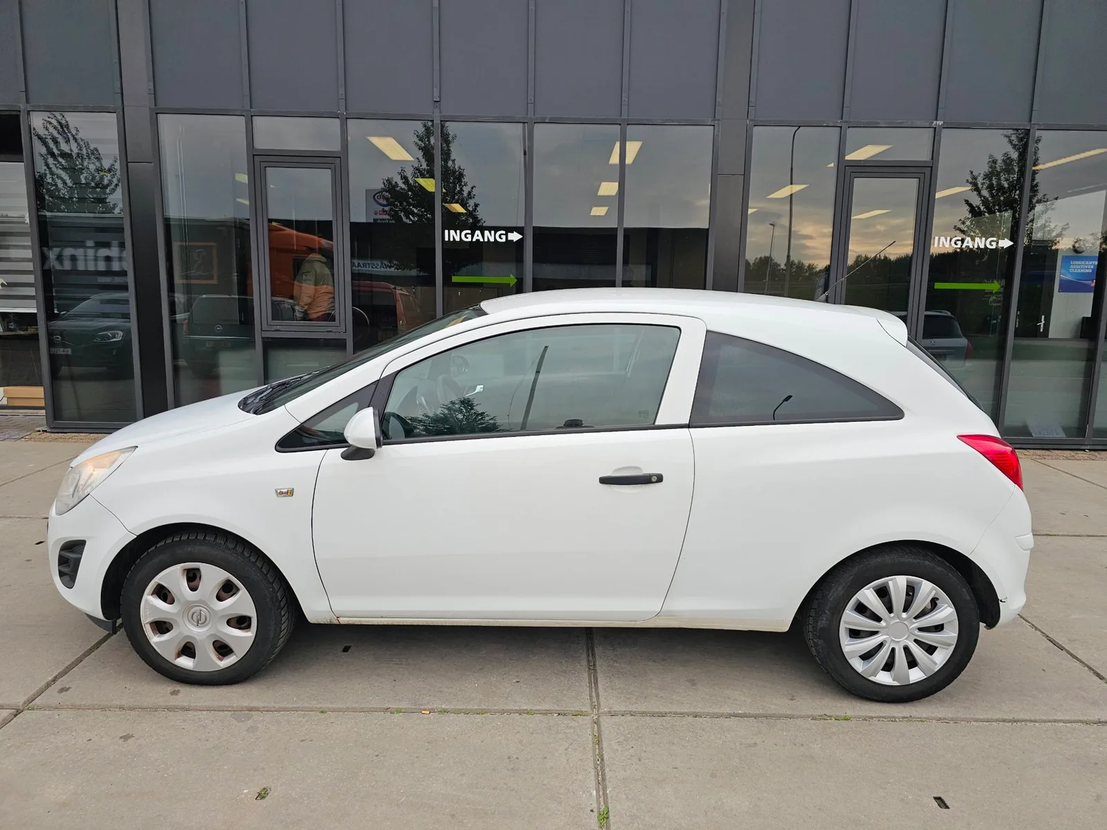 Opel Corsa (2011) — foto 1